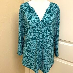 L.L.Bean Streamside Tee, 3/4 Long Sleeve Split neck, Green , Size M - regular